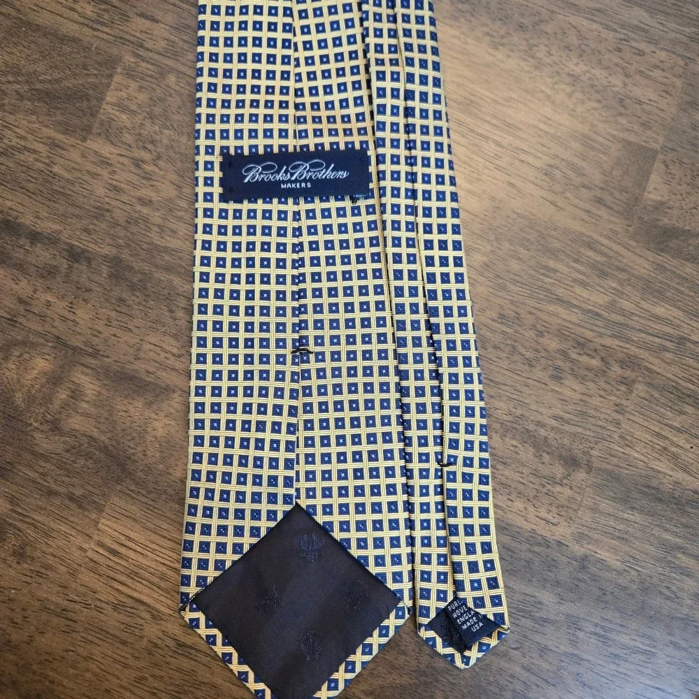 Brooks Brothers Makers Mens Silk Tie Navy Blue Gold Geometric Grid Made in‎ USA
